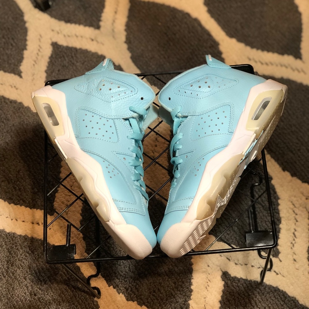 Jordan 6 Pantone